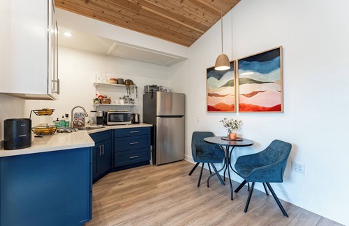 Thousand Oaks Apartment | Unique Downtown Retreat with Llamas and Alpacas