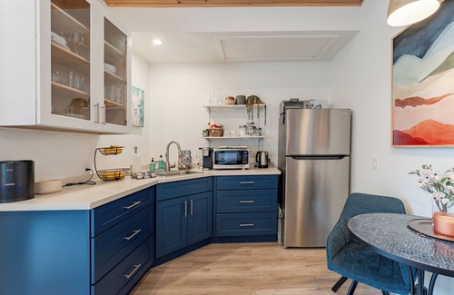 Thousand Oaks Apartment | Unique Downtown Retreat with Llamas and Alpacas