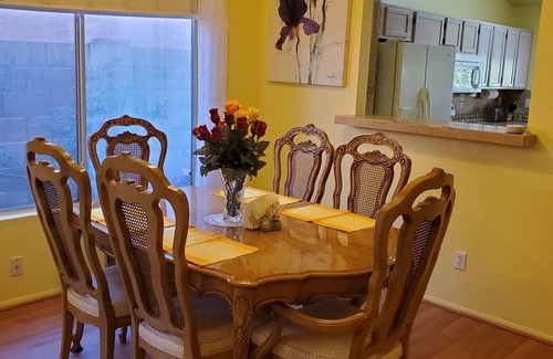 Phoenix House | Convenient Hotel Near Glendale State Farm Stadium & Shops