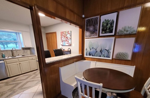 Northeast Carrollton House | Close to everything - Family friendly