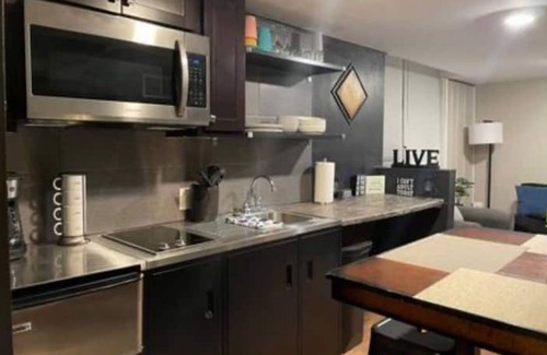 Columbia House | Convenient Stay Near Hospital & Downtown, Sleeps 10