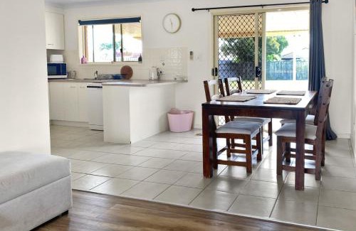 Point Vernon House | Close to Hospital. WiFi, DogsOk