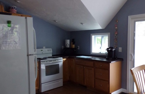 Hyannis House | Prime Location: Close to Beaches, Shopping & Downtown