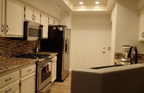 Aliso Viejo Condo | Relaxing Family Condo Steps From Laguna Beach with Ocean View