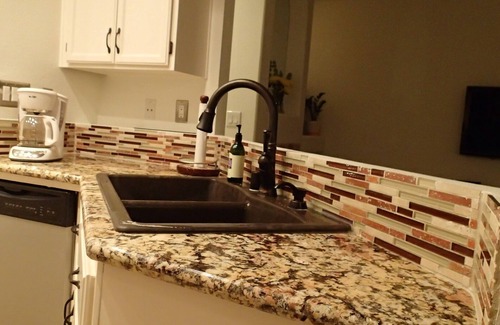 Aliso Viejo Condo | Relaxing Family Condo Steps From Laguna Beach with Ocean View