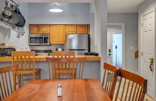West Hartford Condo | Pet-Friendly 1bd Townhome with Quechee Club Access