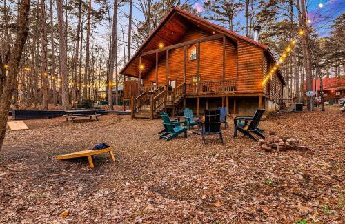 Broken Bow House | Enjoy a Spacious Retreat with Hot Tub and Game Loft