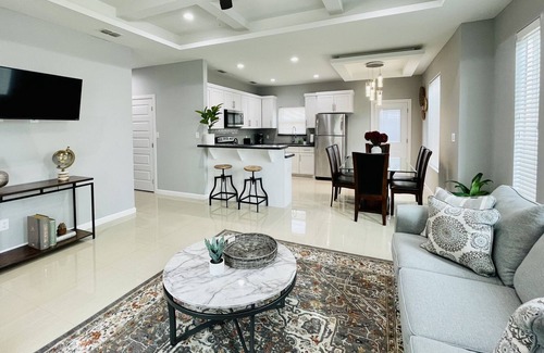 McAllen Condo | CLOSE TO MALL⭐Best Location♥Luxury Living