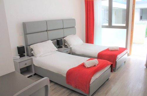 Eguilles Hotel | Close to Parc du Jas de Bouffan! Pets Allowed, Parking & Pool!