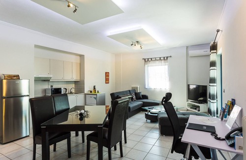Houdetsi Villa | Beachside Getaway: 9.8 Rated with Pool & Family Amenities