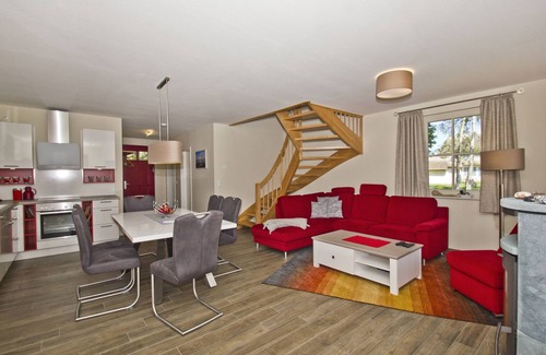 Glowe House | Relaxing Getaway: Ferienhaus Ostseesonne with Sauna & Garden