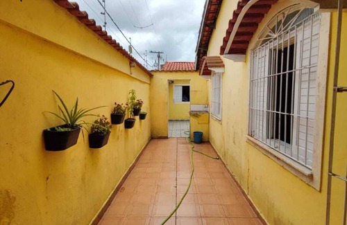 Balneario Gaivotas House | Beachside Retreat with 3 Bedrooms & Pet-Friendly Amenities