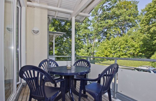 Gohren Apartment | Beachside Retreat with Balcony & Free Adventure Pool