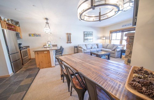 River Run Condo | Affordable Getaway with Pool & Spa This Fall!