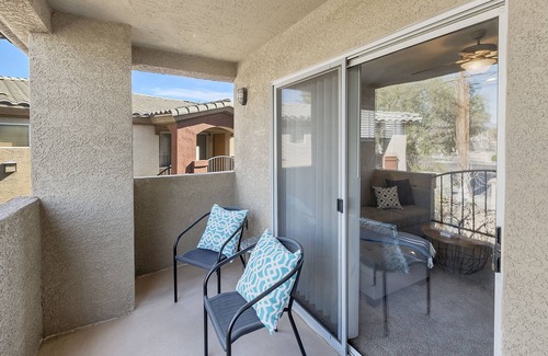 Spring Valley Condo | Ideal Getaway Near the Las Vegas Strip with Pool & Kitchen