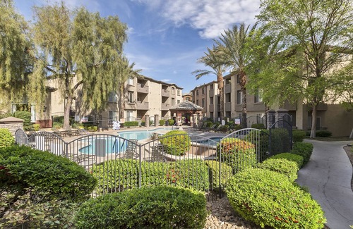 Spring Valley Condo | Ideal Getaway Near the Las Vegas Strip with Pool & Kitchen