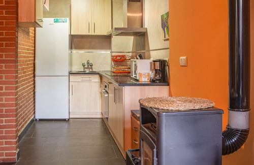 Cangas Apartment | Enjoy Proximity to Marina and Beach - Pet-Friendly Retreat