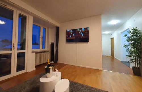 Hasselby Apartment | Cozy Apartment Near Subway - Pet Friendly & Family Ready!