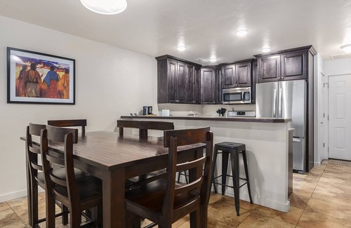 Moab South Valley House | Perfect Getaway Near Parks with Pool & Hot Tub Access