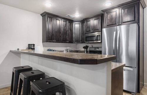 Moab South Valley House | Perfect Getaway Near Parks with Pool & Hot Tub Access