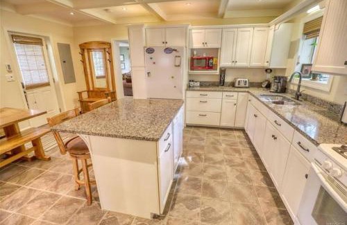Ellicottville House | Conveniently Located Hotel with Child-Friendly Amenities