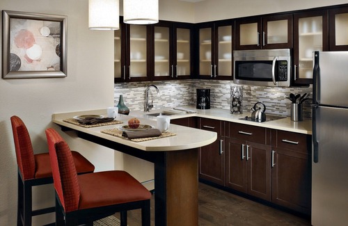 McNeil Condo | Convenient Stay Near University of Texas with Free Breakfast