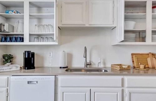 Bountiful Apartment | Close to Viewmont High School,Pets are Allowed