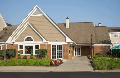 Barracks Road House | Modern Units Near Virginia Discovery Museum with Pool Access