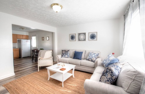 Blacksburg House | Ideal Retreat Near VT - 4 Bedrooms, Spa & Hot Tub