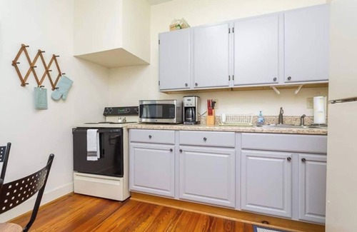 Waynesboro Apartment | Explore Wineries & Skyline Drive Near Wintergreen Hotel