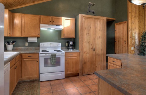 South Fork House | Ideal Getaway: Hot Tub, ATV Access Near Wolf Creek Ski Area