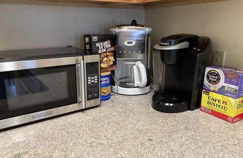 New Haven Apartment | Pet-Friendly Niche Suite #4 Steps from Yale - Top Rated!