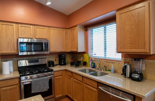 Tucson House | Conveniently Located Near I-10, Airport & Downtown