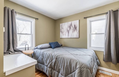 Bangor House | Guest Rated 10/10: Family-Friendly Retreat with Kitchen