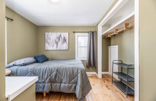 Bangor House | Guest Rated 10/10: Family-Friendly Retreat with Kitchen