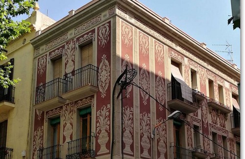 el Camp d'en Grassot i Gracia Nova Apartment | Convenient Stay Near Sagrada Familia & Park Güell with Spa