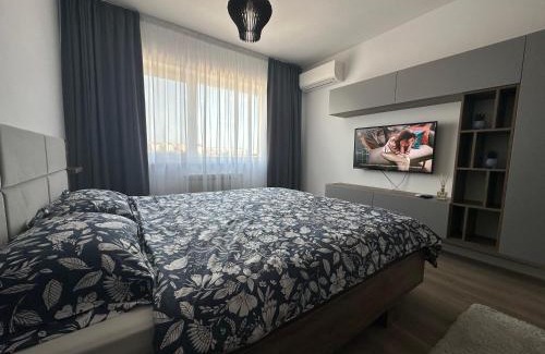 Iasi Apartment | Discover Closer to Sky: 9.7 Rated Family-Friendly Stay