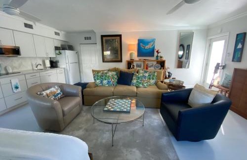 Naples Park Apartment | Private Studio Suite Near Vanderbilt Beach with Ocean Views