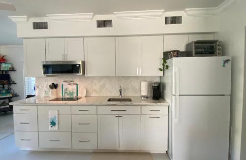 Naples Park Apartment | Private Studio Suite Near Vanderbilt Beach with Ocean Views