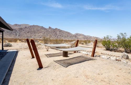 Twentynine Palms House | Convenient Retreat Near Joshua Tree with Hot Tub & Stars