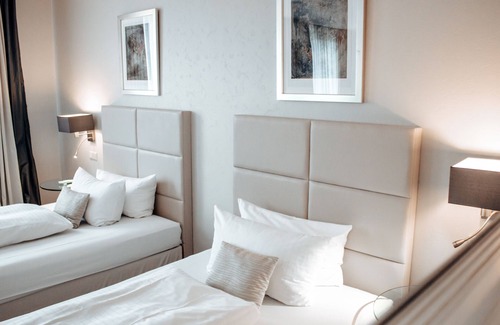 Niederkassel Hotel | Discover Clostermanns Hof: 4-Star Comfort & Spa Retreat