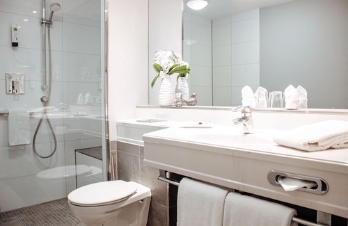 Niederkassel Hotel | Discover Clostermanns Hof: 4-Star Comfort & Spa Retreat