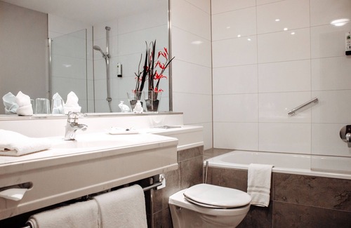 Niederkassel Hotel | Discover Clostermanns Hof: 4-Star Comfort & Spa Retreat