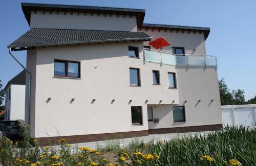 Heinsberg Apartment | Discover Cloud 7: Pet-Friendly Retreat with High Ratings