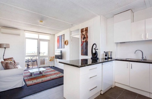 Fremantle Apartment | Cozy Oceanfront Apartment with Kitchen in Fremantle, WA
