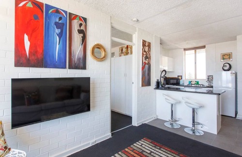 Fremantle Apartment | Cozy Oceanfront Apartment with Kitchen in Fremantle, WA