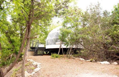 Fredericksburg Other | Cloud Dome: Private Hot Tub & Outdoor Shower Retreat