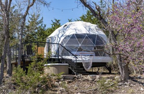 Fredericksburg Other | Cloud Dome: Private Hot Tub & Outdoor Shower Retreat