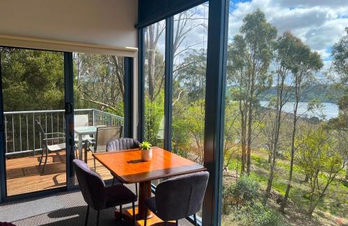 Grindelwald Apartment | Delightful Cloud Nine Apartment @ Tamar Ridge with Hot Tub