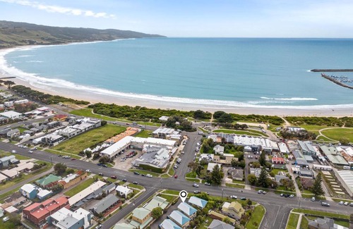 Apollo Bay House | Convenient Cloud Nine - Explore the Town with Ease